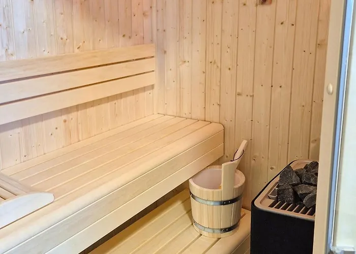 Traumhafte Mit Garten Und Sauna An Der Kueste